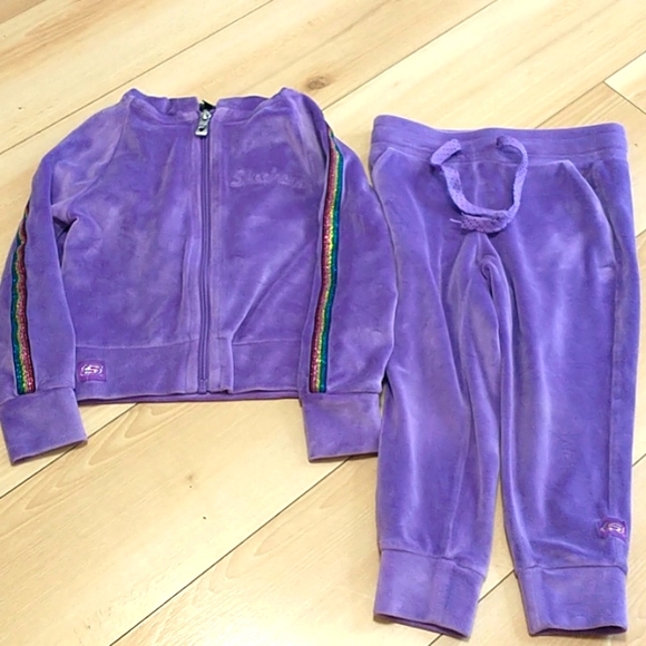 Sketchers zip up + bottom set - Picture 1 of 3